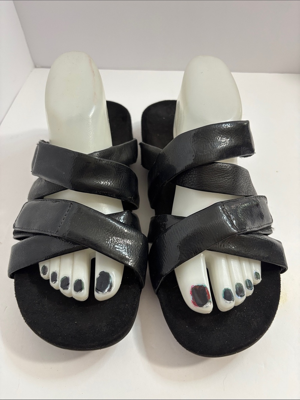Vionic Black Leather Crisscross Slide Sandals - Women Sz 9 EUC